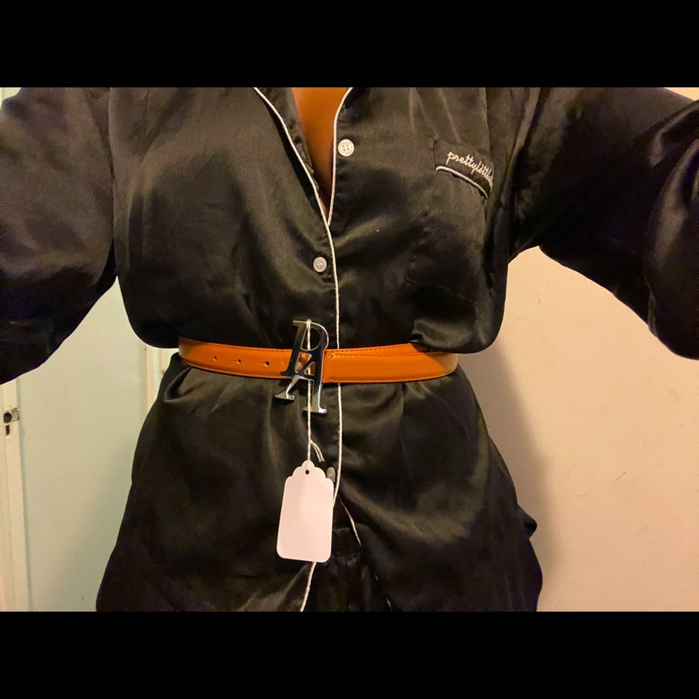 New with tags. Bought on Scarce. Selling because they don’t fit.